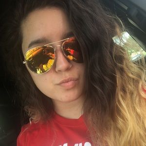 Meet your Posher, Makenzie